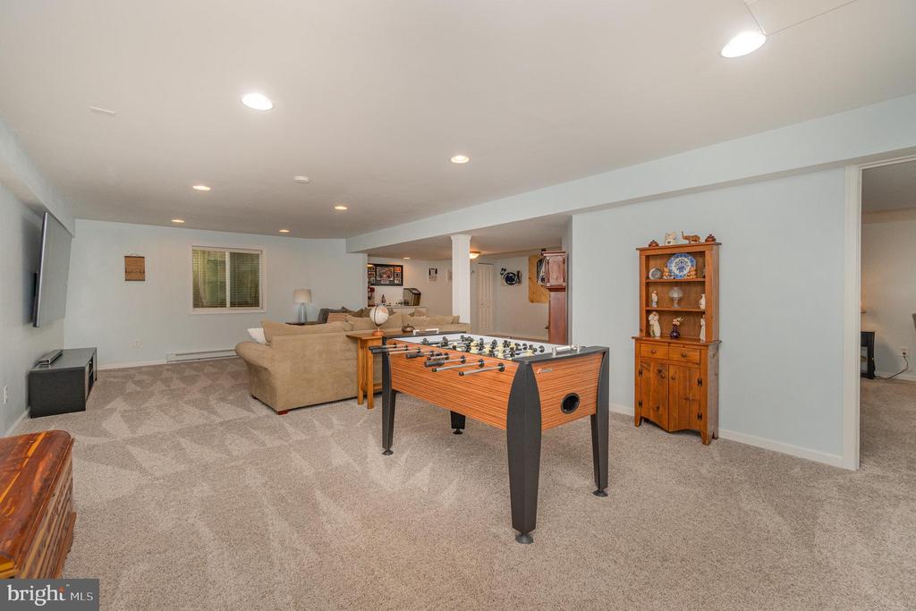6942 Brei Cir