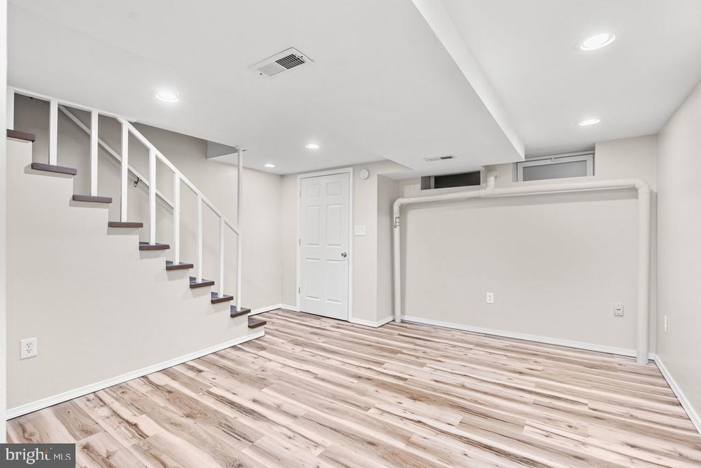 2477 Harris Ter