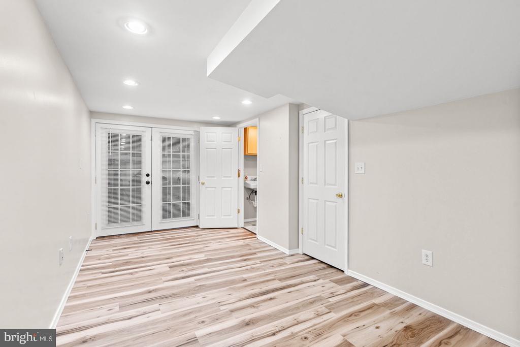 2477 Harris Ter