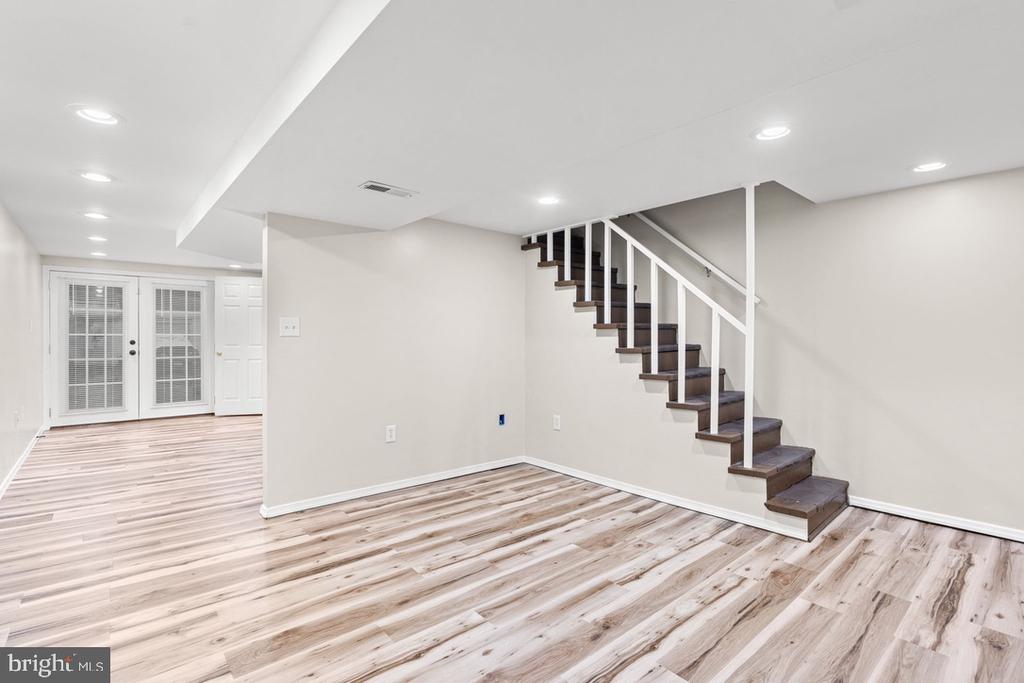 2477 Harris Ter