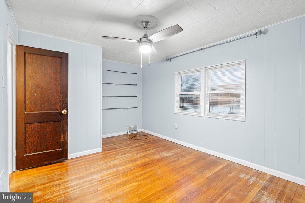 2477 Harris Ter