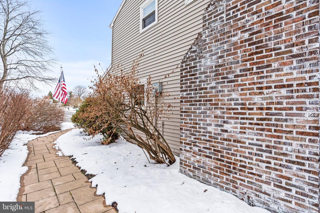 114 Lopax Rd