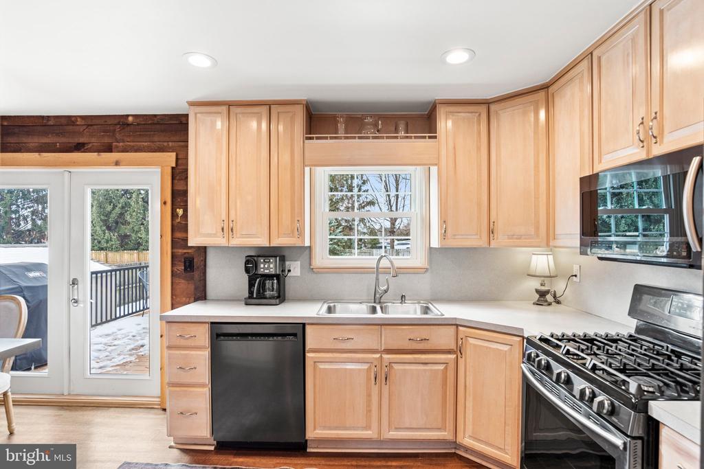 114 Lopax Rd