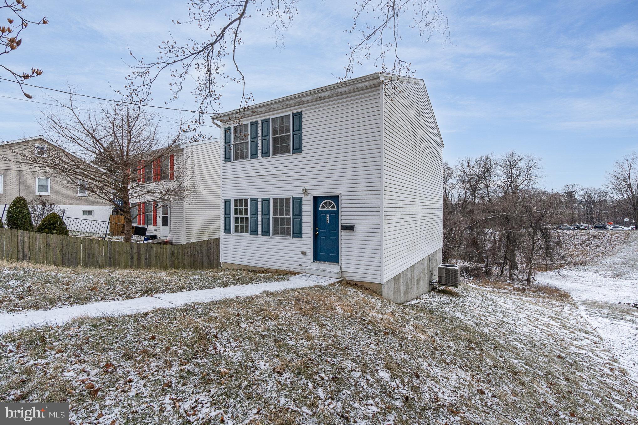 743 Monroe St
