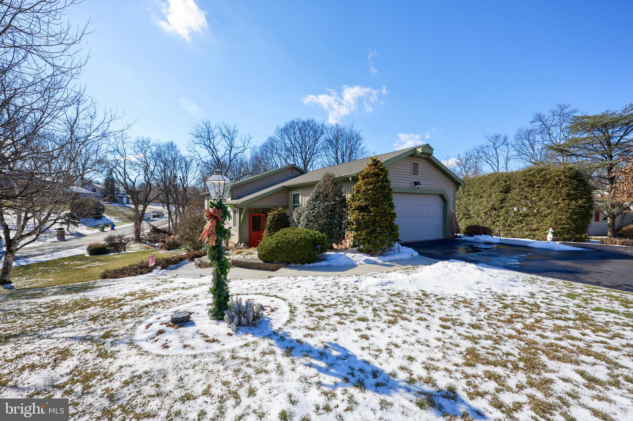 1 Mayapple Dr