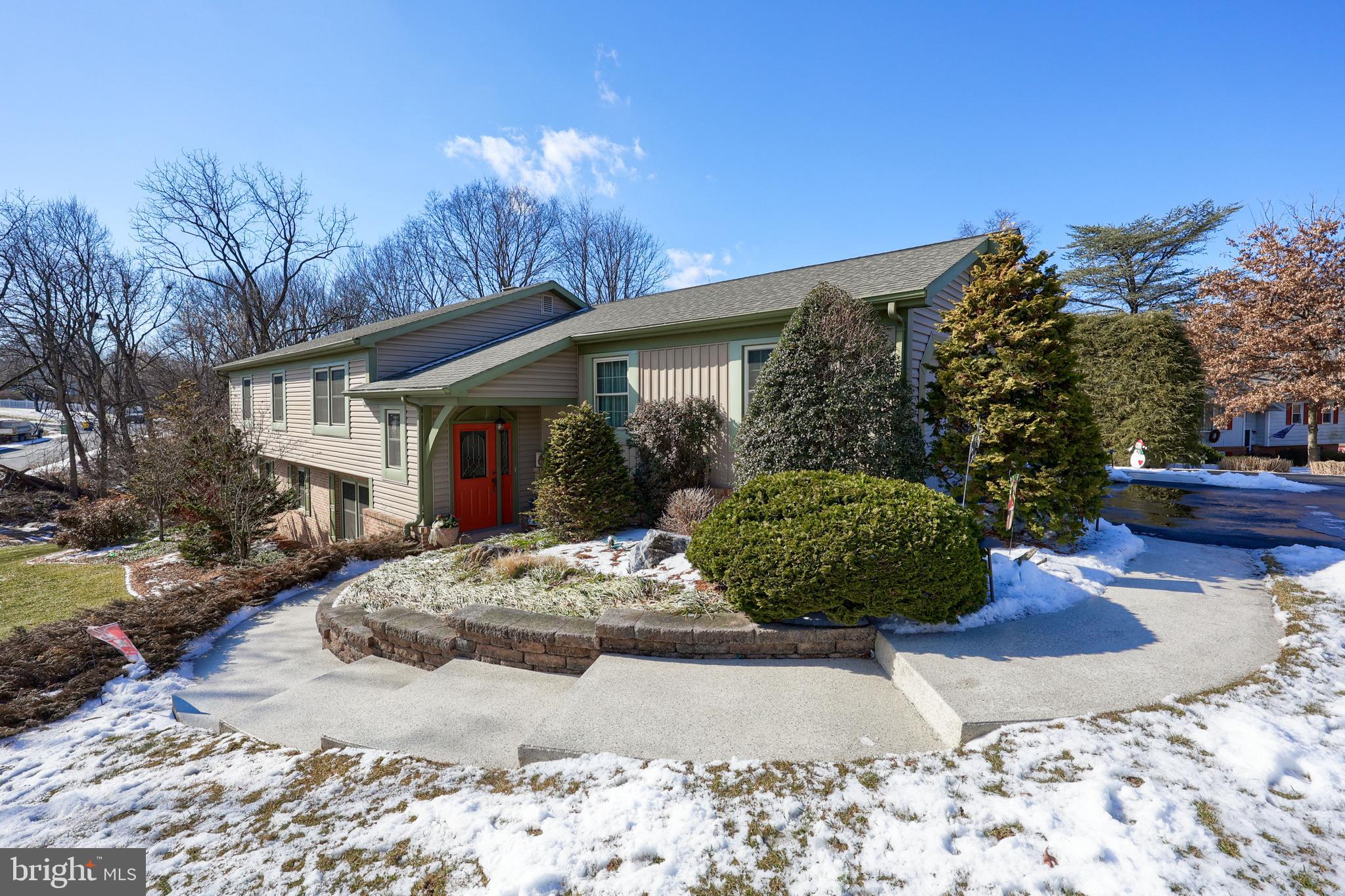 1 Mayapple Dr