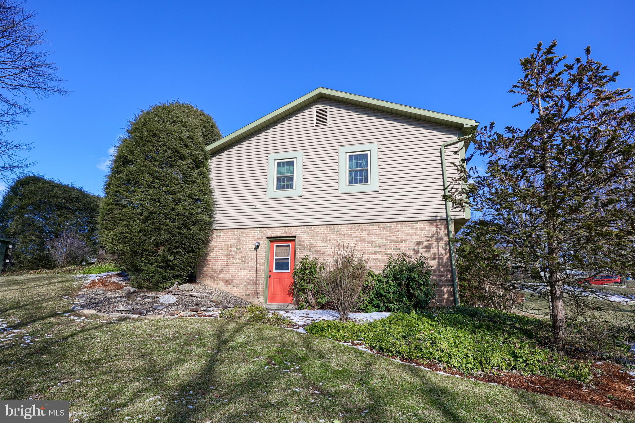 1 Mayapple Dr