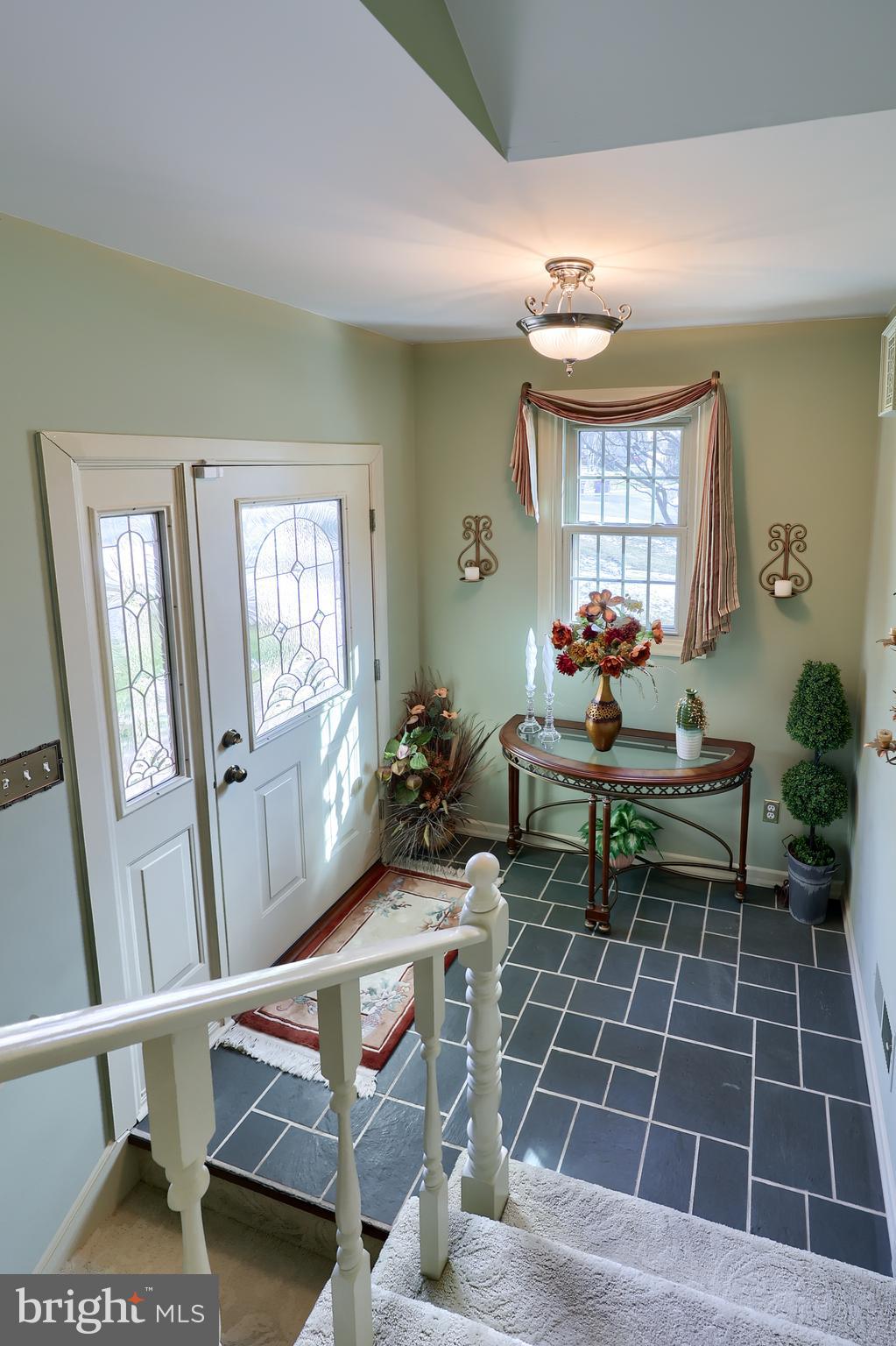 1 Mayapple Dr