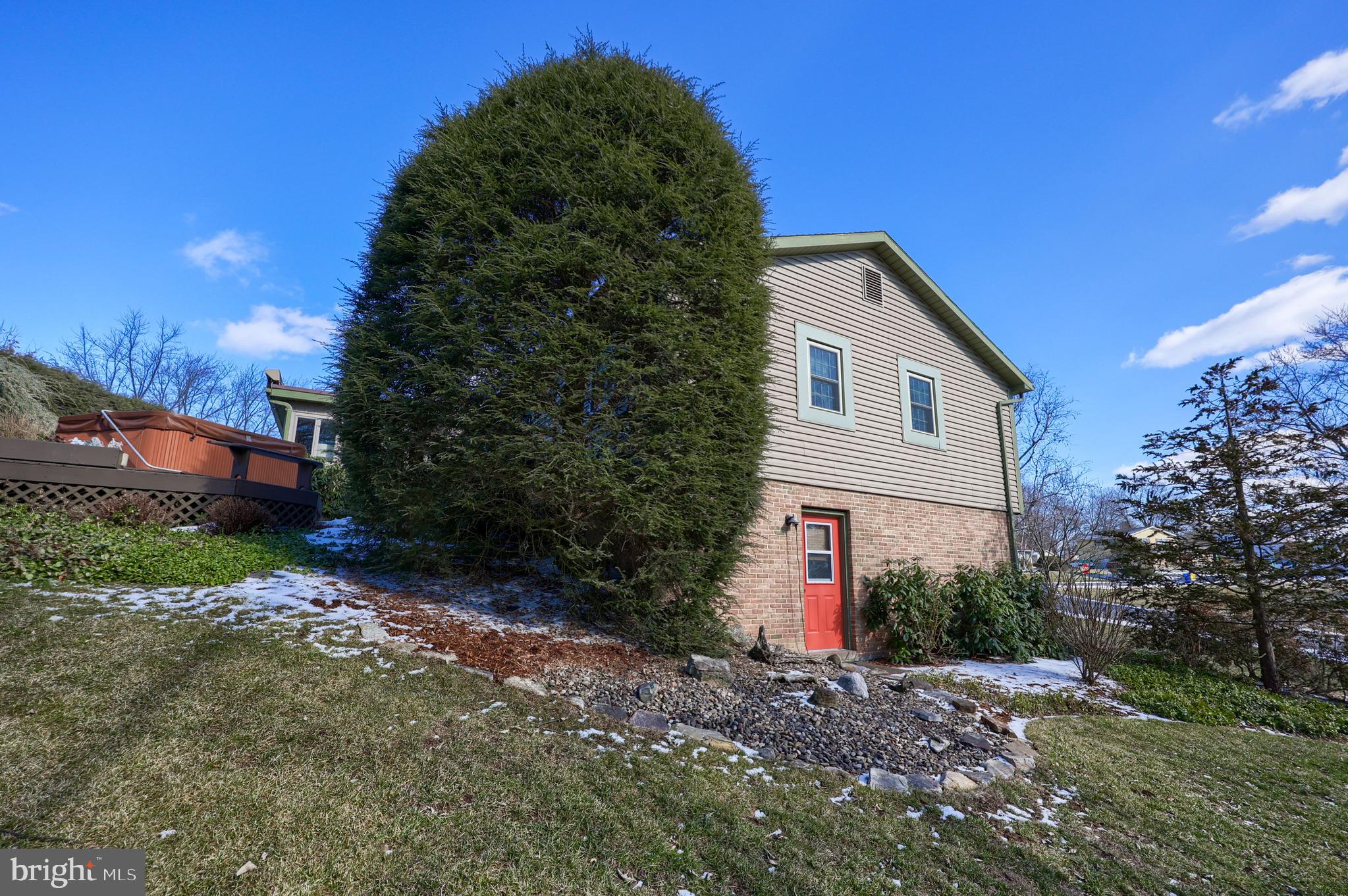 1 Mayapple Dr