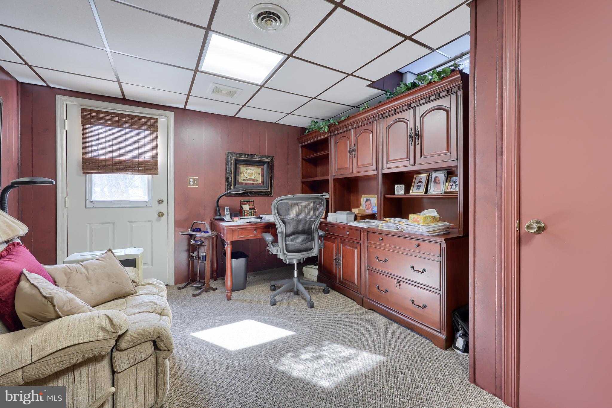 1 Mayapple Dr