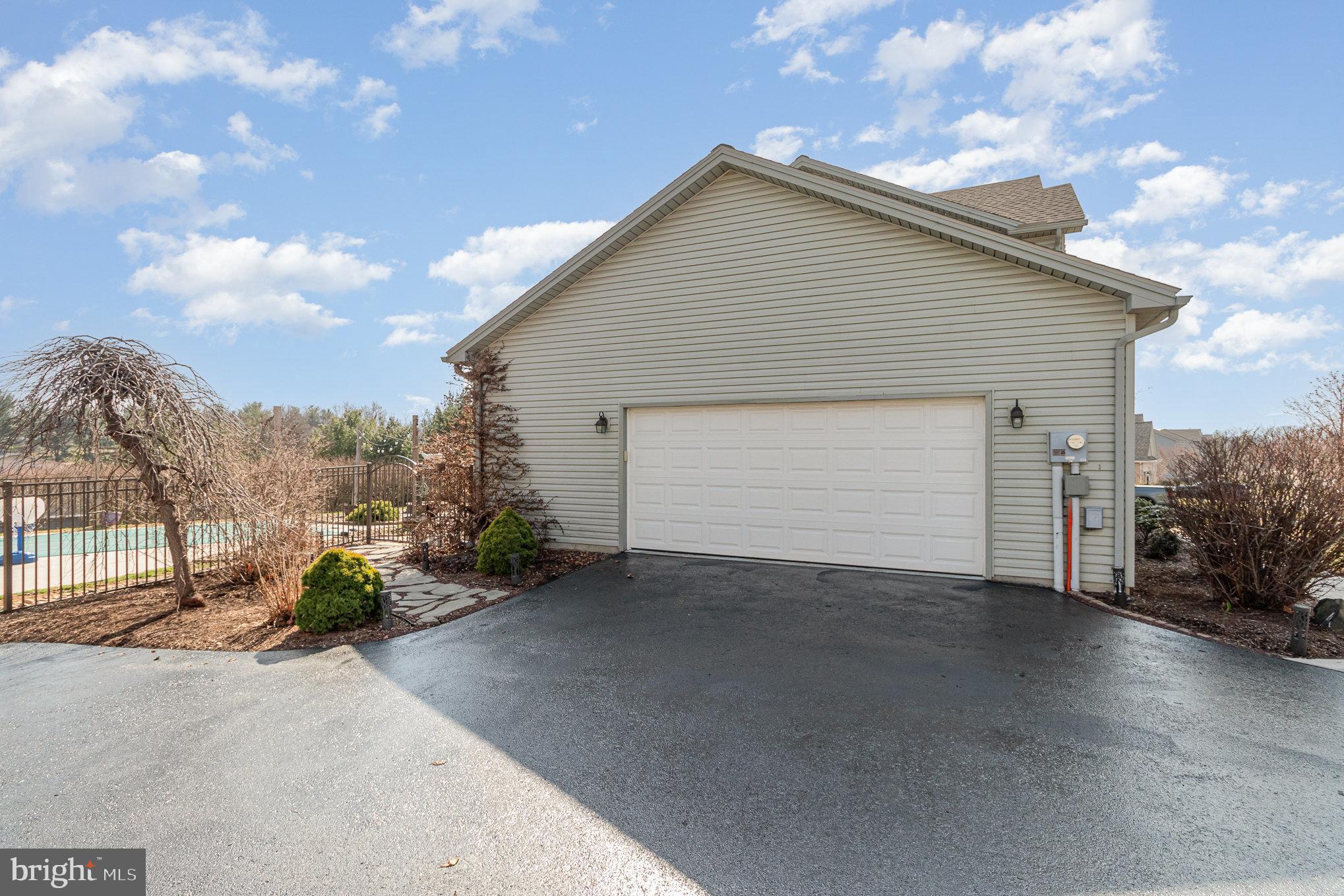 7273 Olde Mill Rd