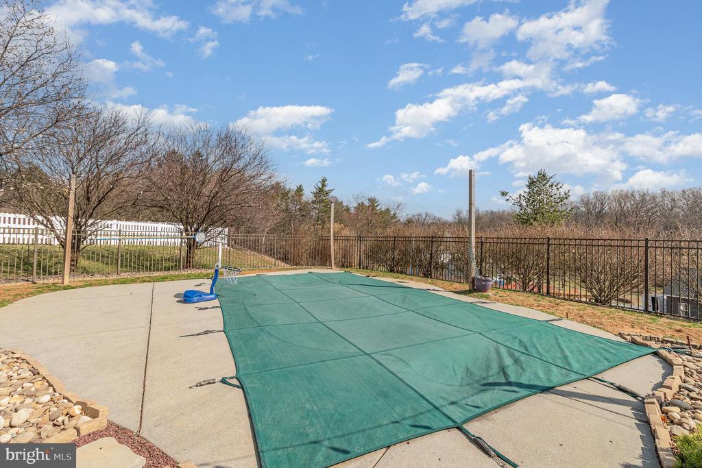 7273 Olde Mill Rd