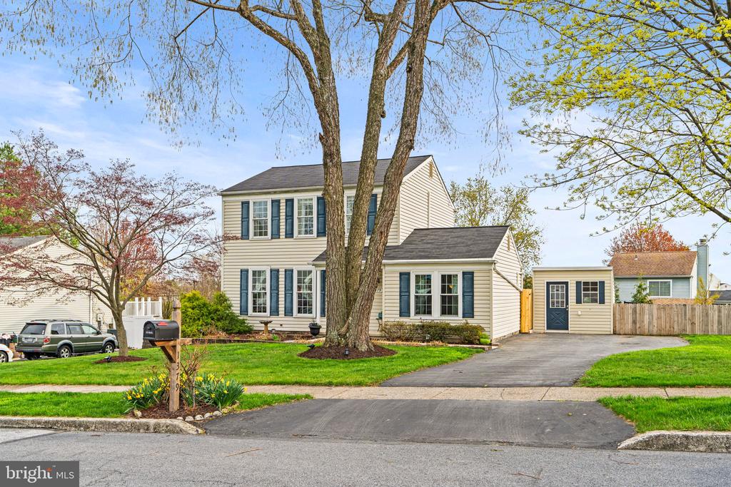 1379 Wandering Way