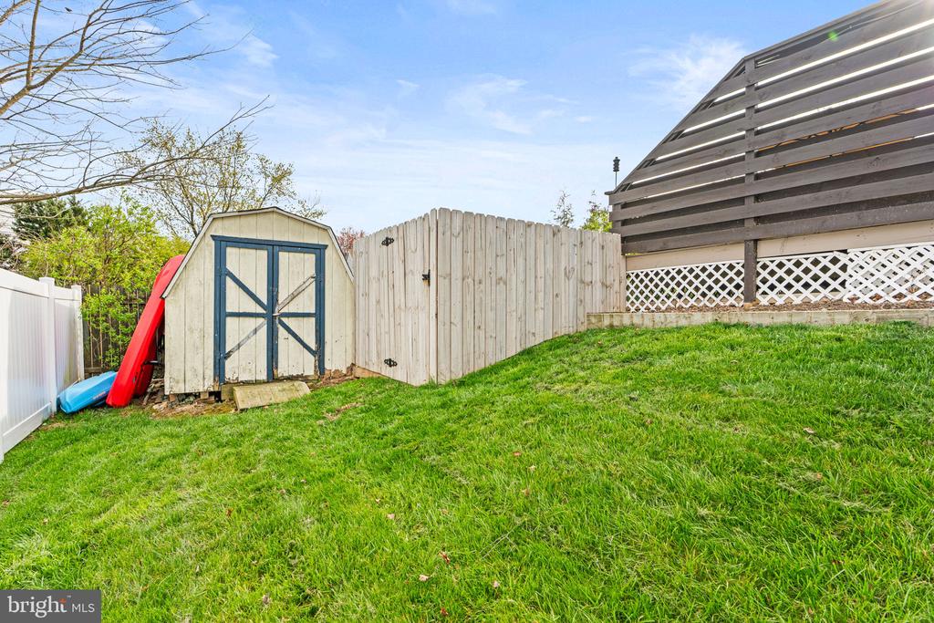 1379 Wandering Way