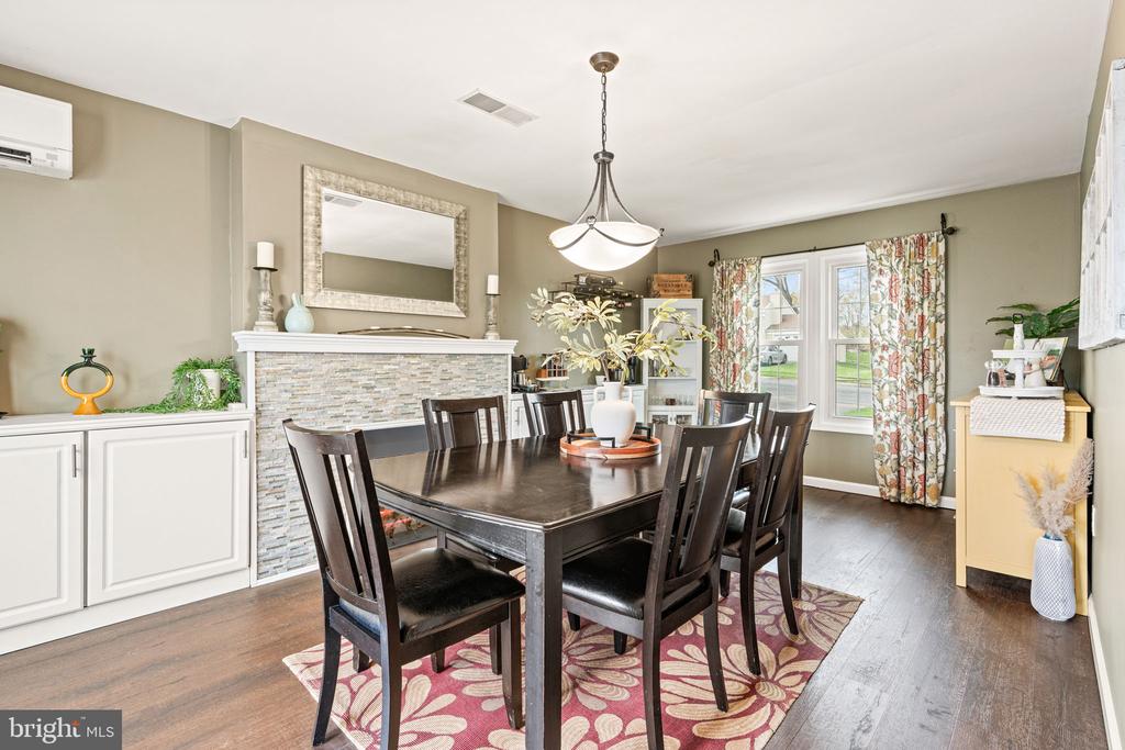 1379 Wandering Way