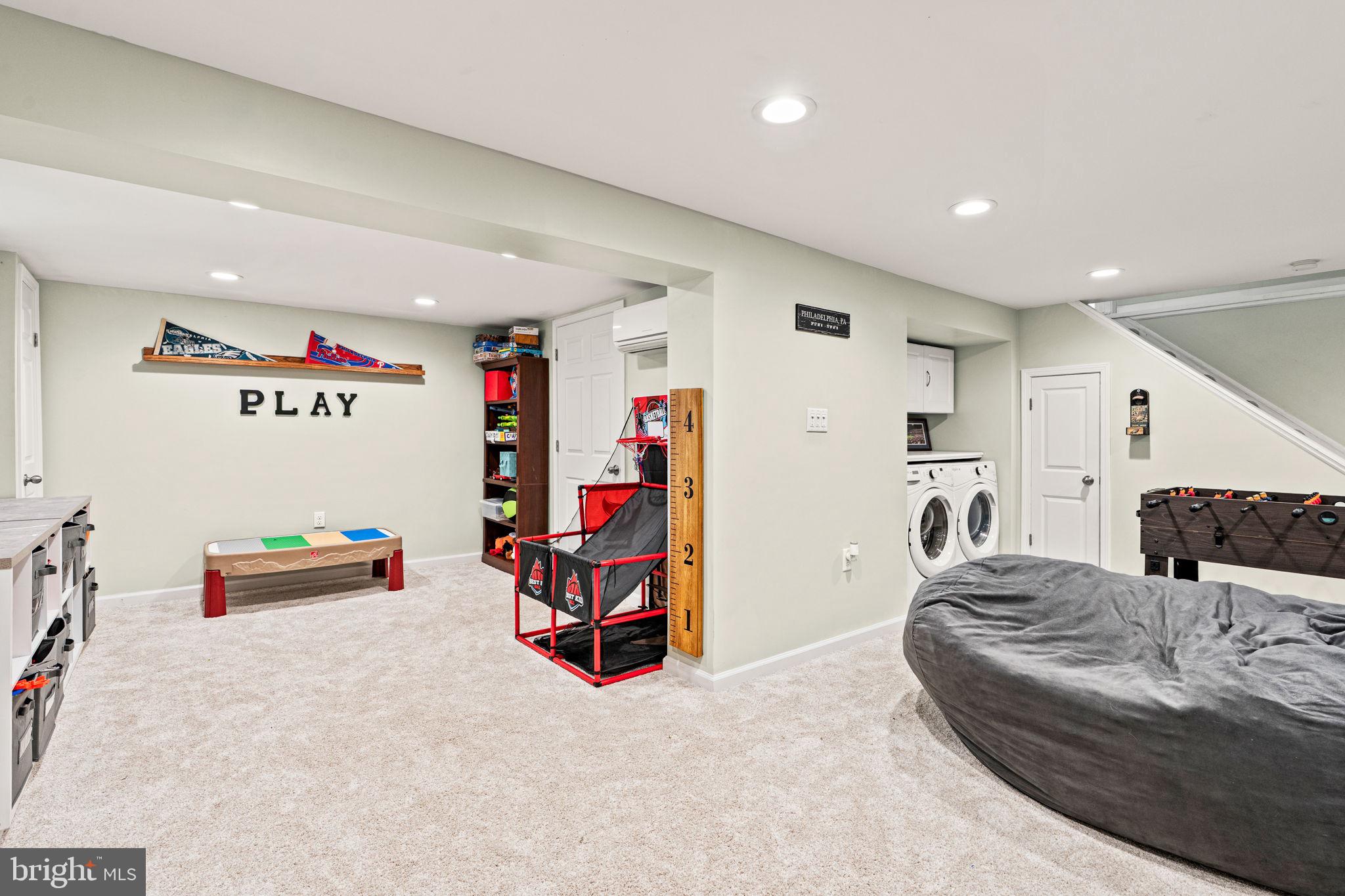 1379 Wandering Way