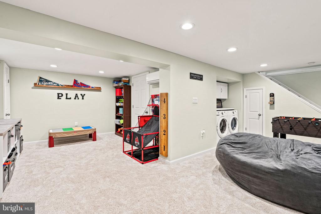 1379 Wandering Way