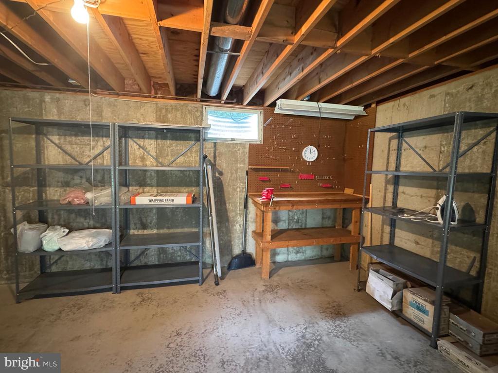 4102 Wimbledon Dr