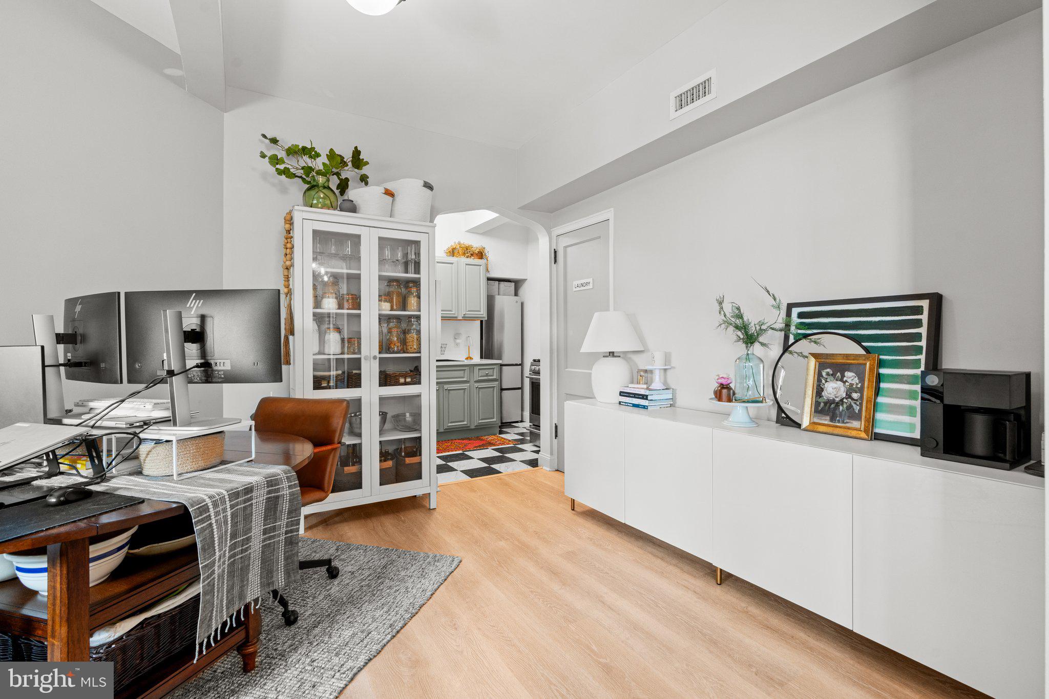 1525 N Front St #506