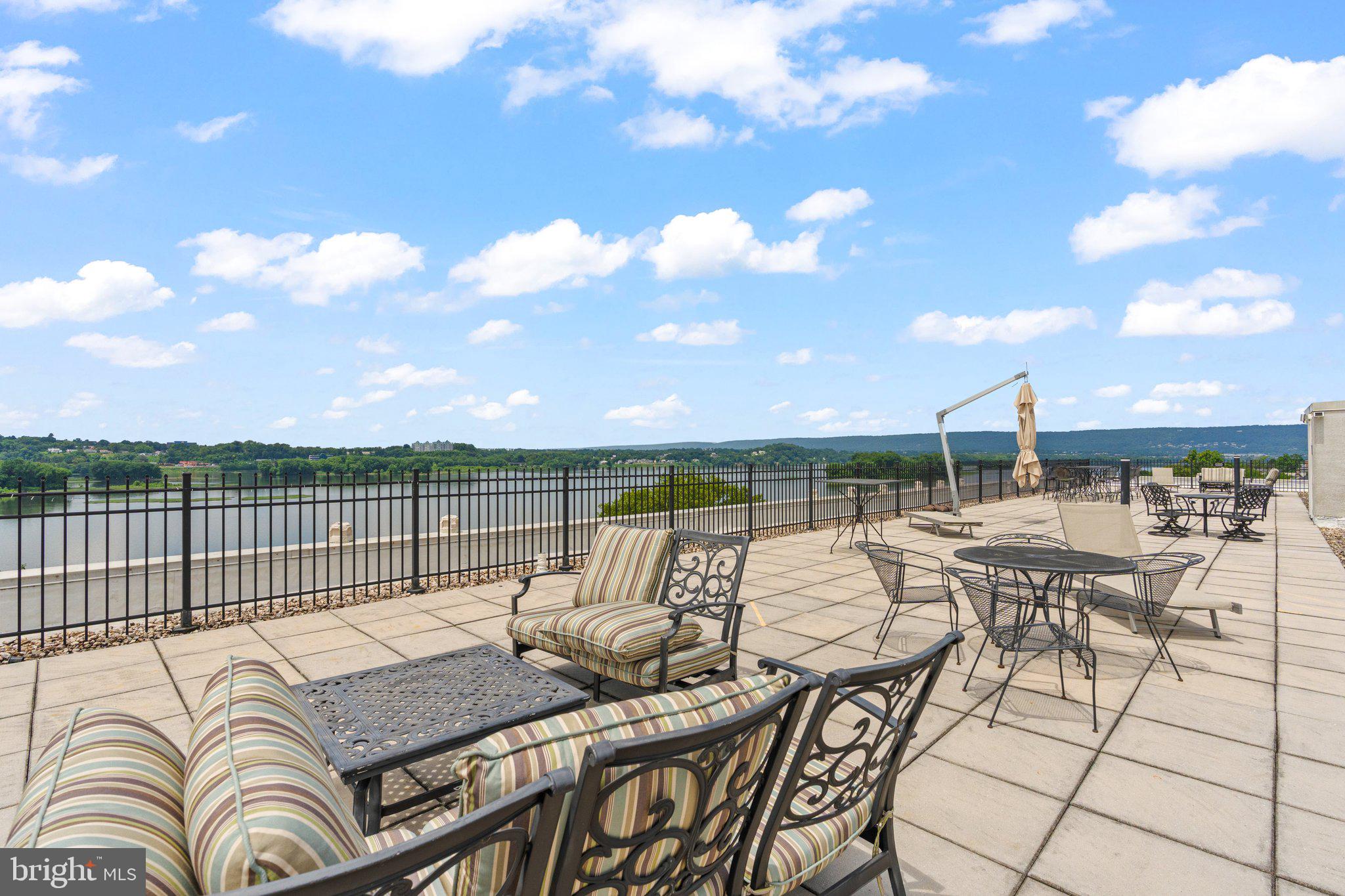 1525 N Front St #506