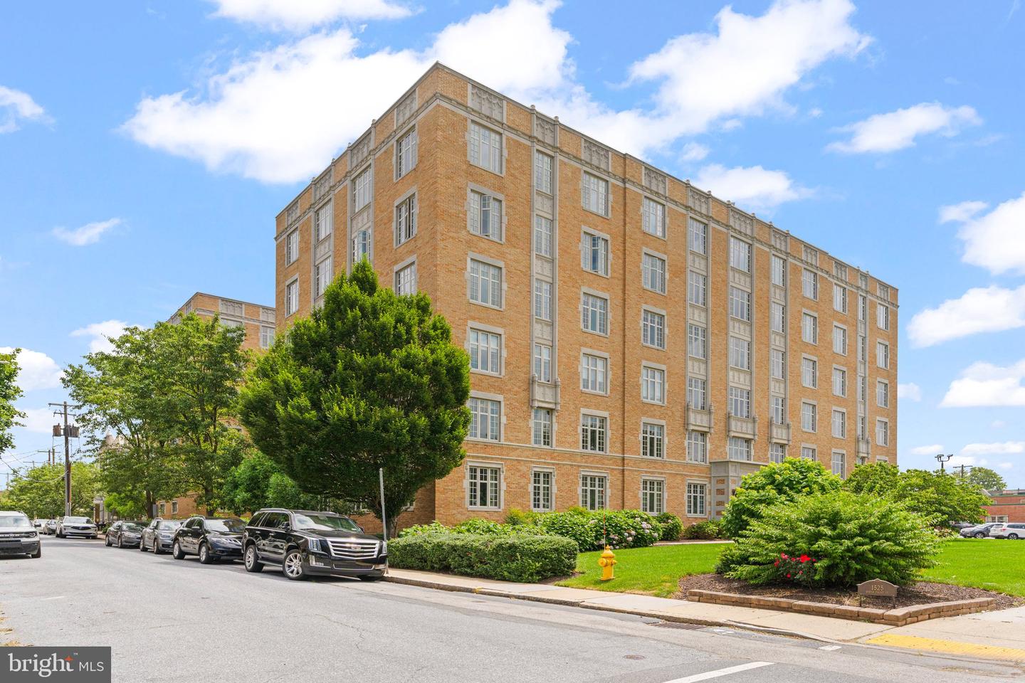1525 N Front St #506