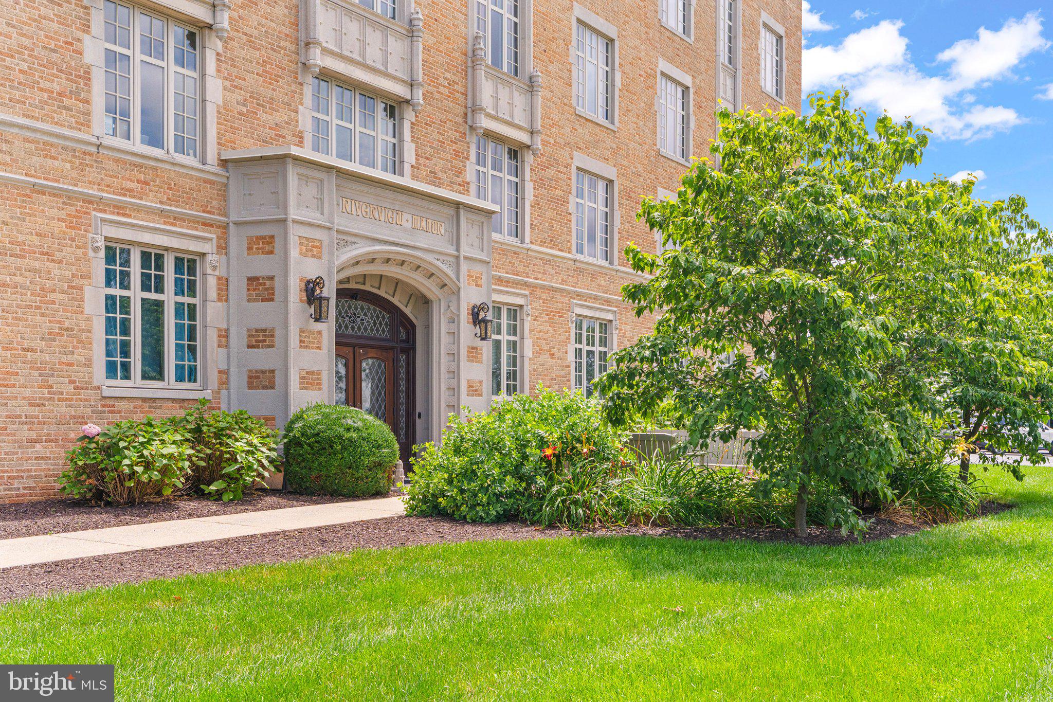 1525 N Front St #506