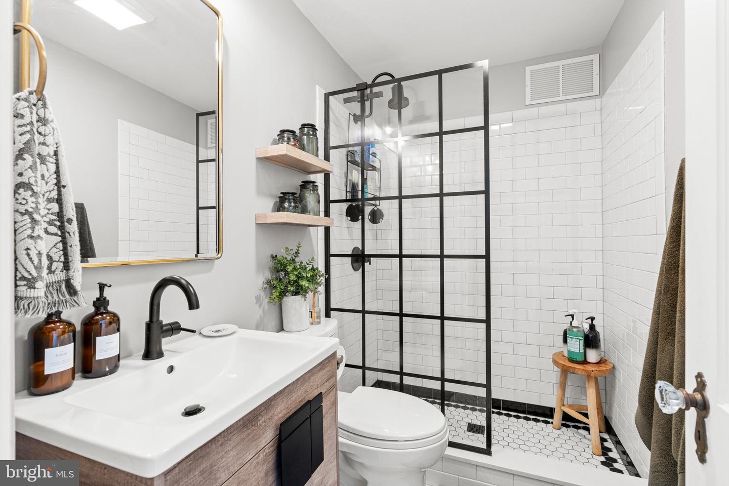 1525 N Front St #506