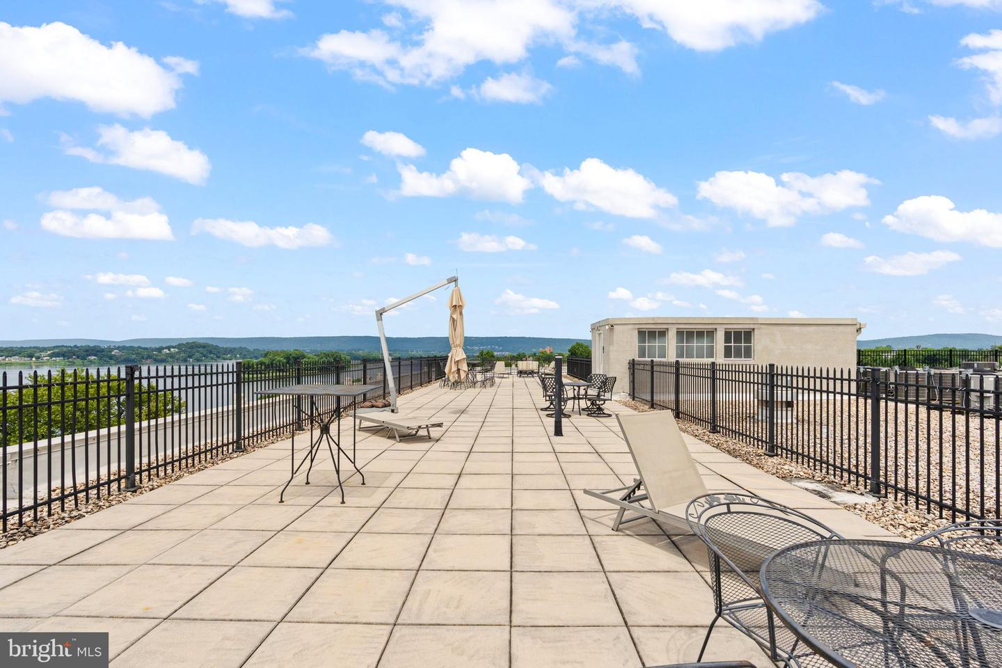 1525 N Front St #506