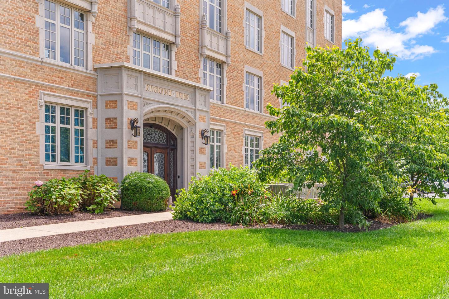 1525 N Front St #506