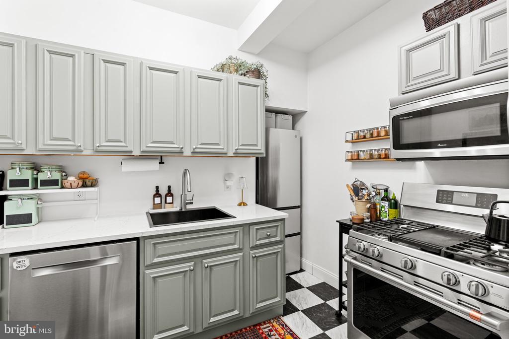 1525 N Front St #506
