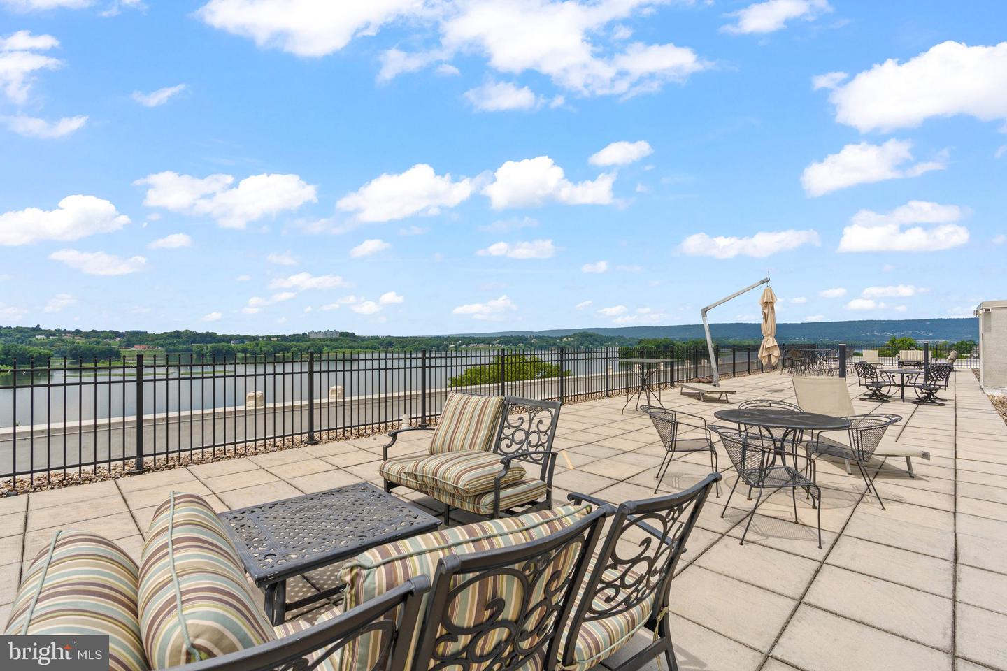 1525 N Front St #506