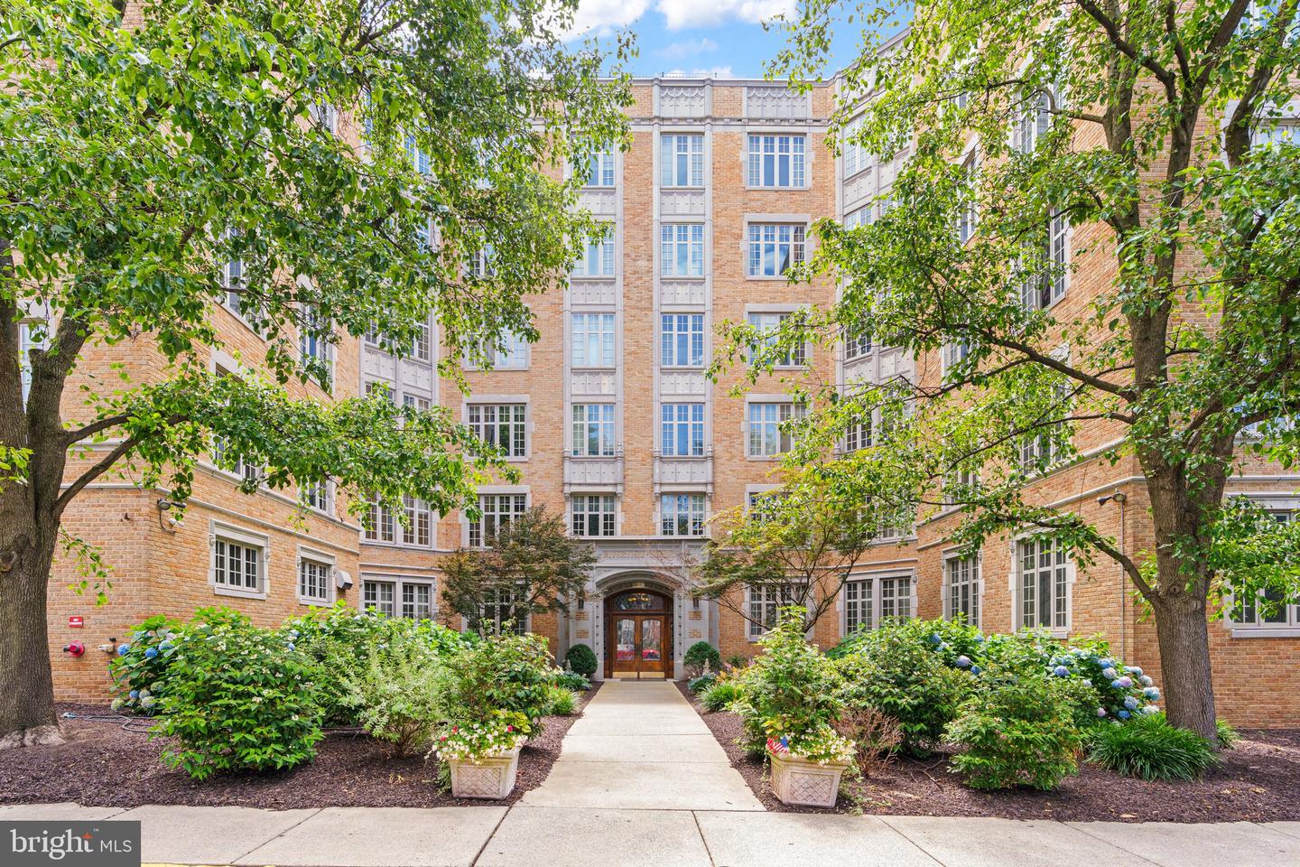 1525 N Front St #506