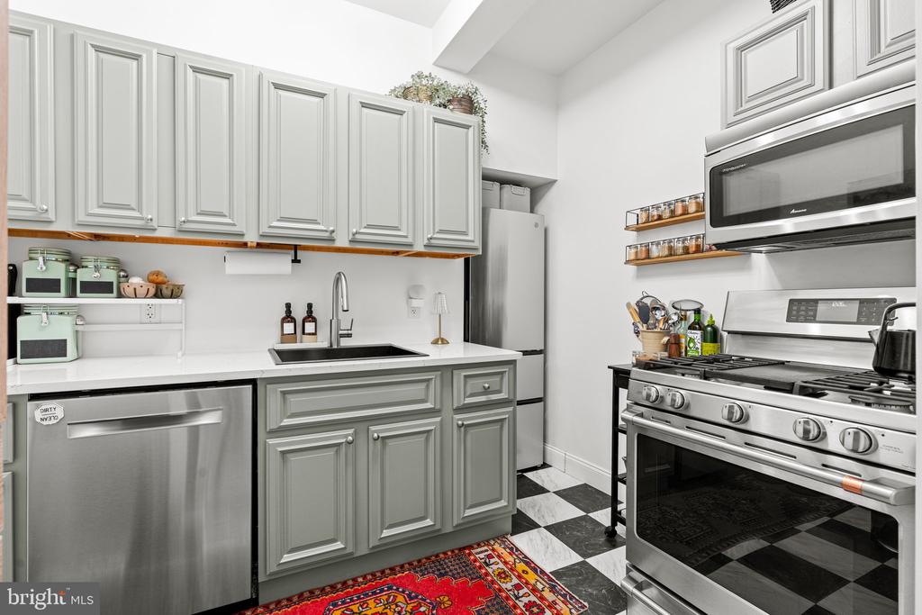 1525 N Front St #506