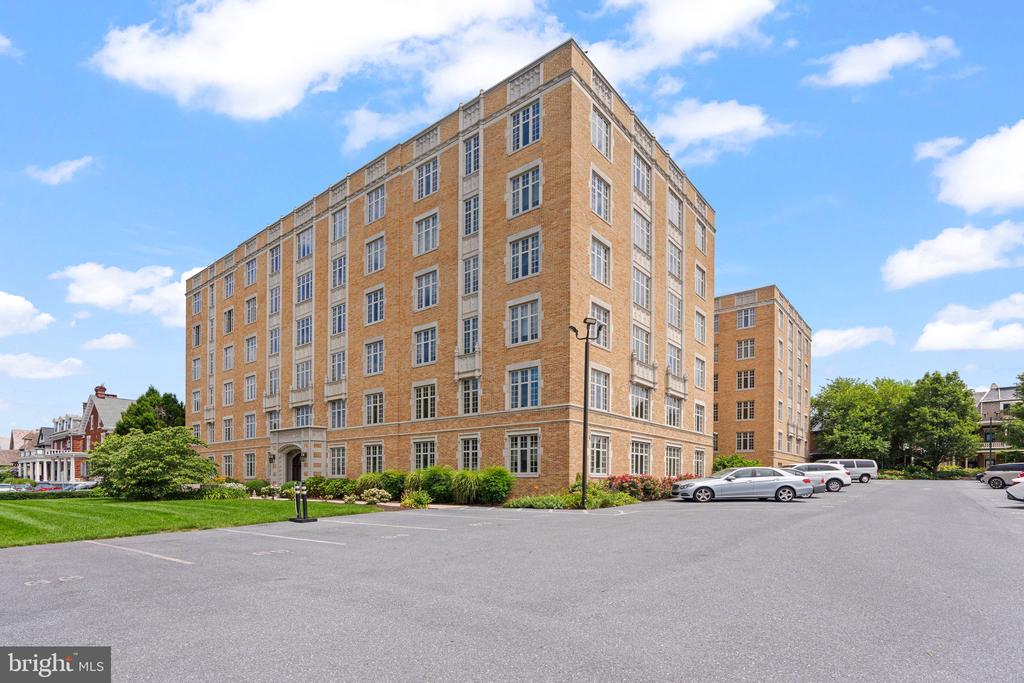 1525 N Front St #506