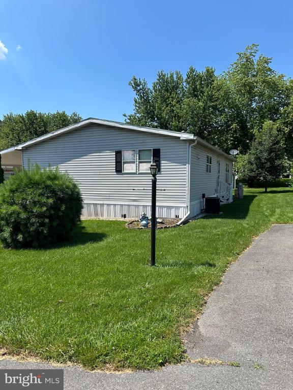 7 Siding Ln