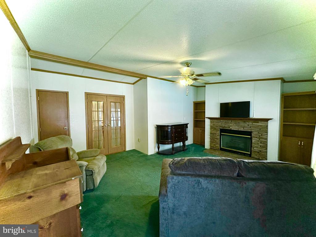 7 Siding Ln