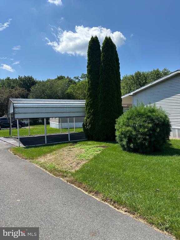 7 Siding Ln