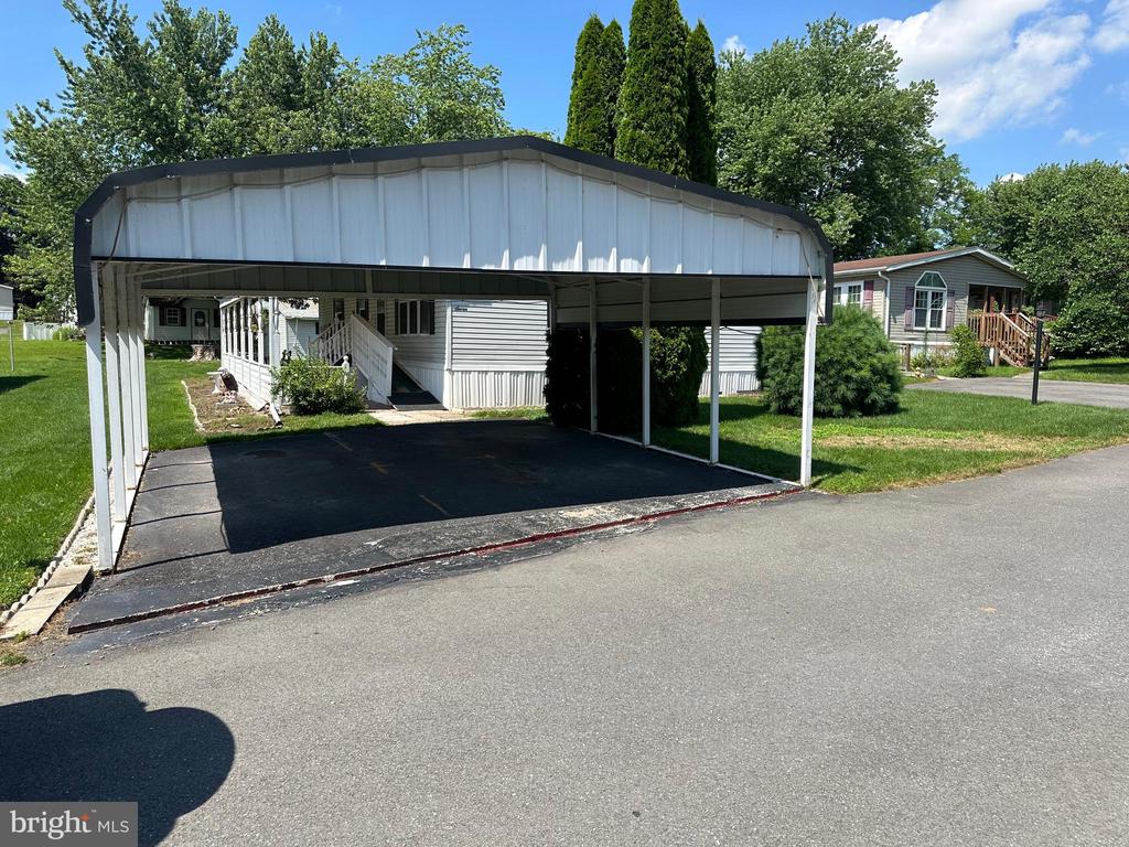 7 Siding Ln