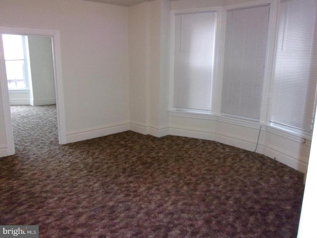 19 N Front St