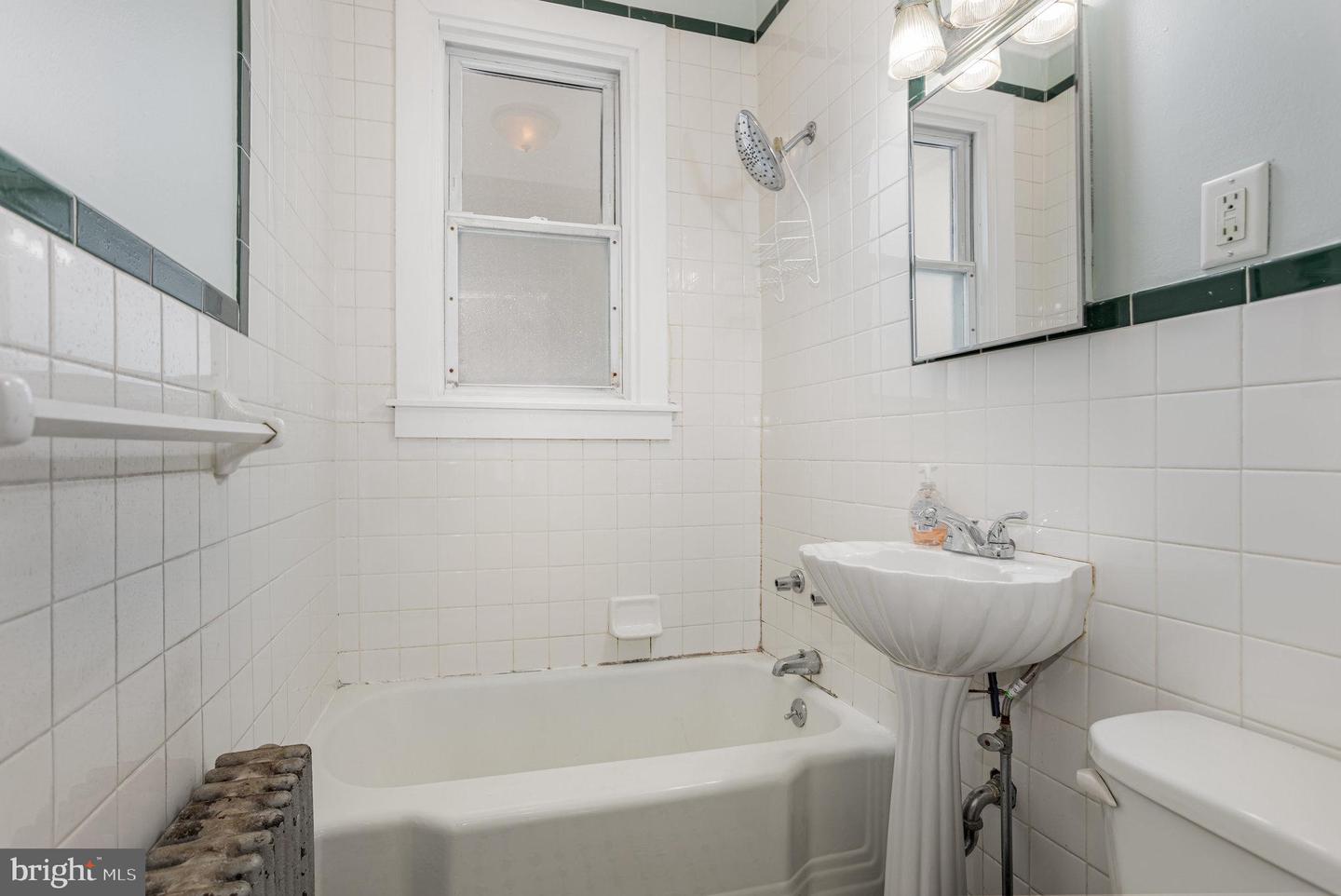 235 S 29th St