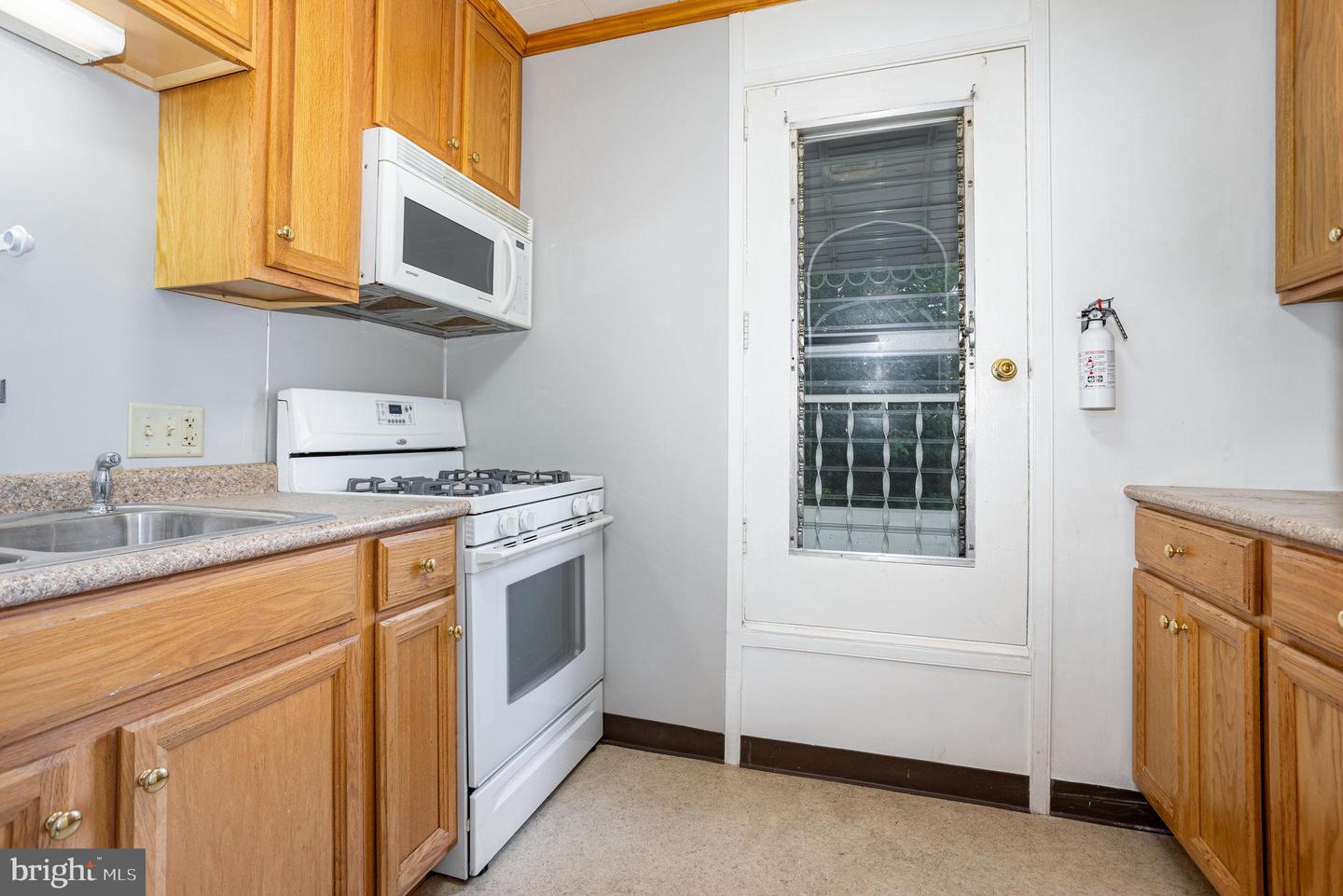 235 S 29th St