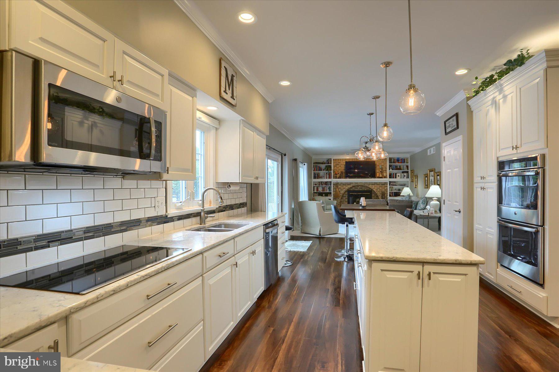 2450 E BAYBERRY DRIVE