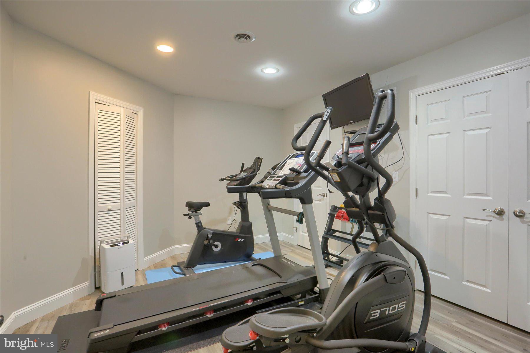 2450 E BAYBERRY DRIVE