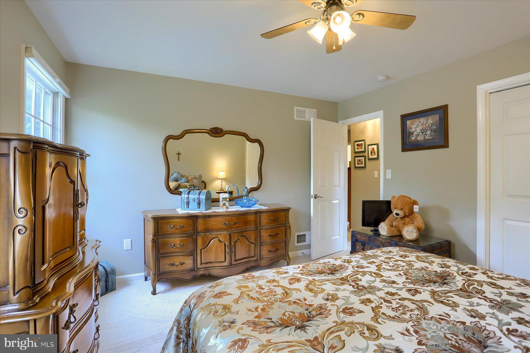 2450 E BAYBERRY DRIVE