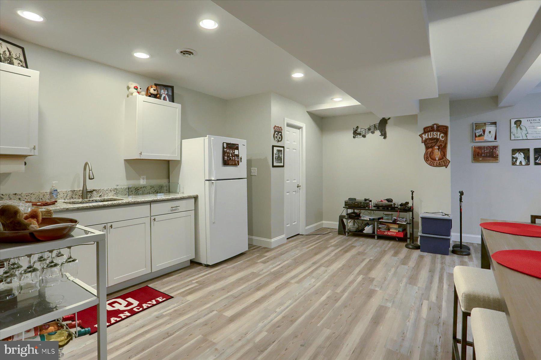 2450 E BAYBERRY DRIVE