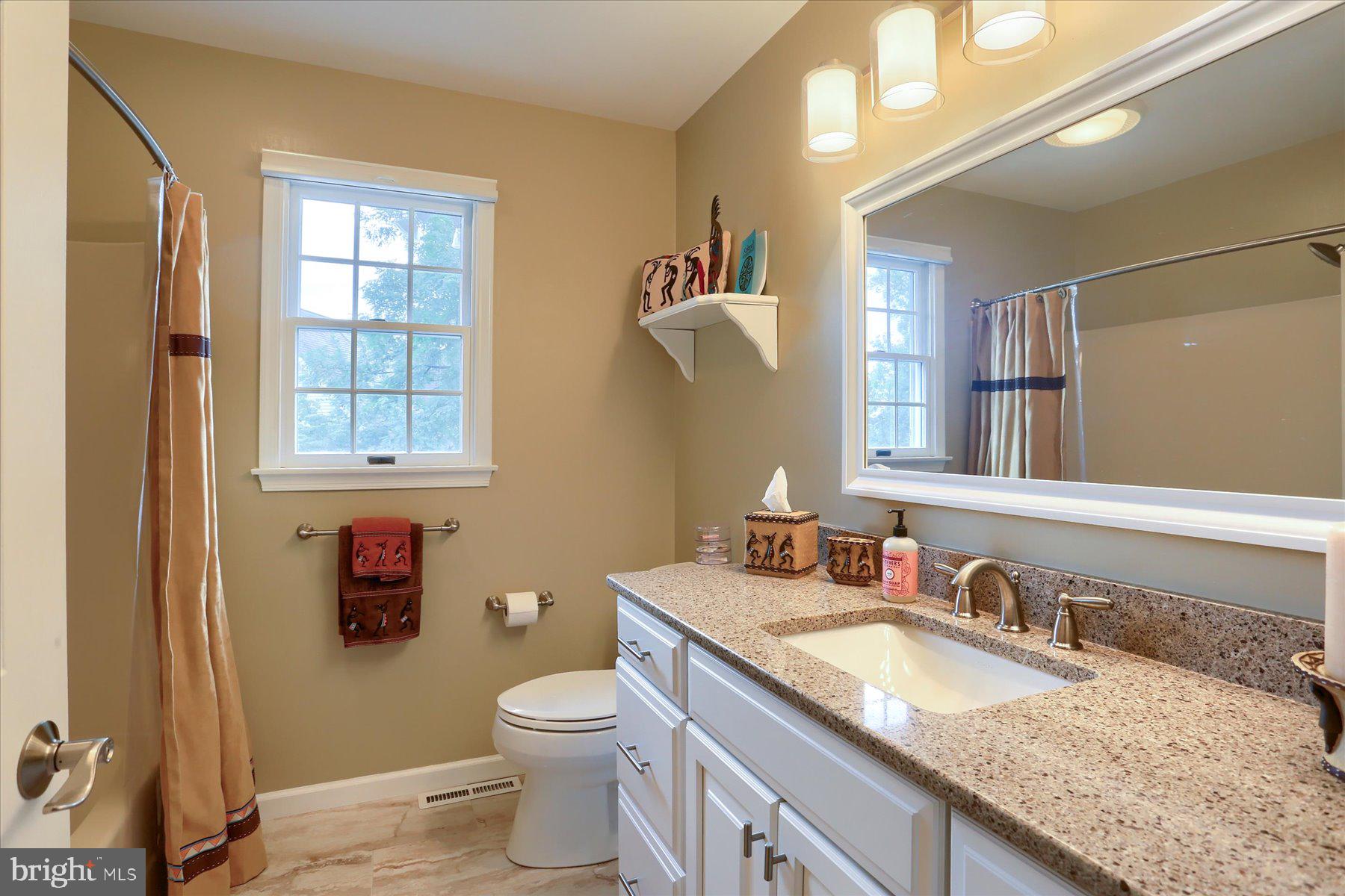 2450 E BAYBERRY DRIVE