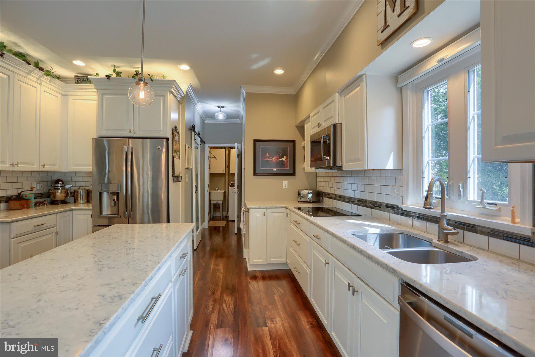 2450 E BAYBERRY DRIVE