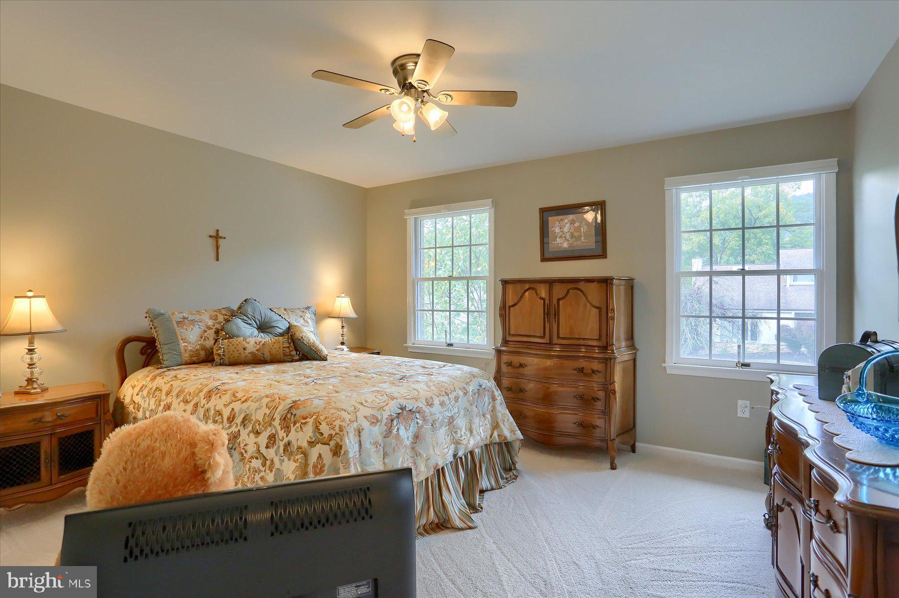 2450 E BAYBERRY DRIVE