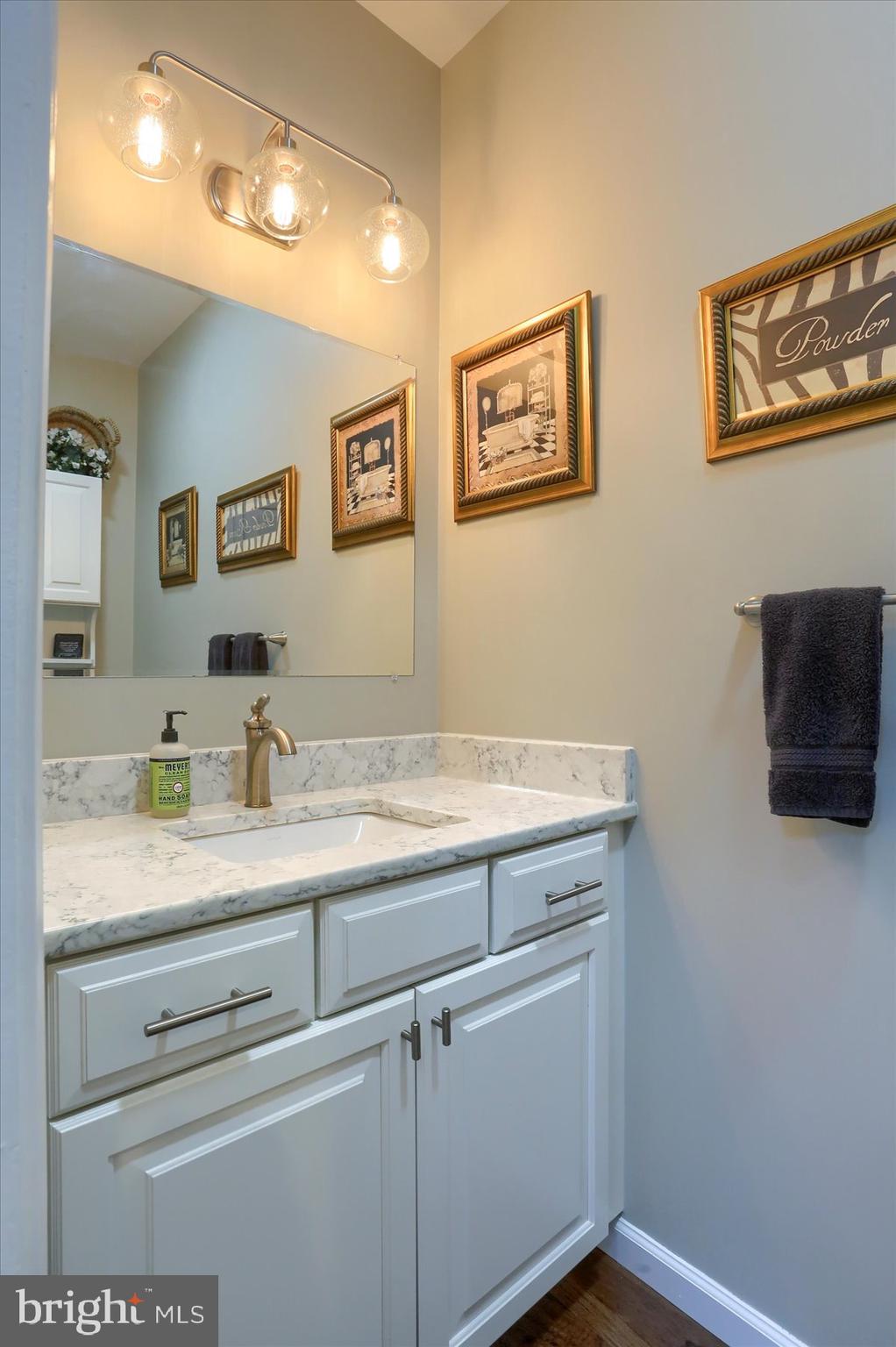 2450 E BAYBERRY DRIVE