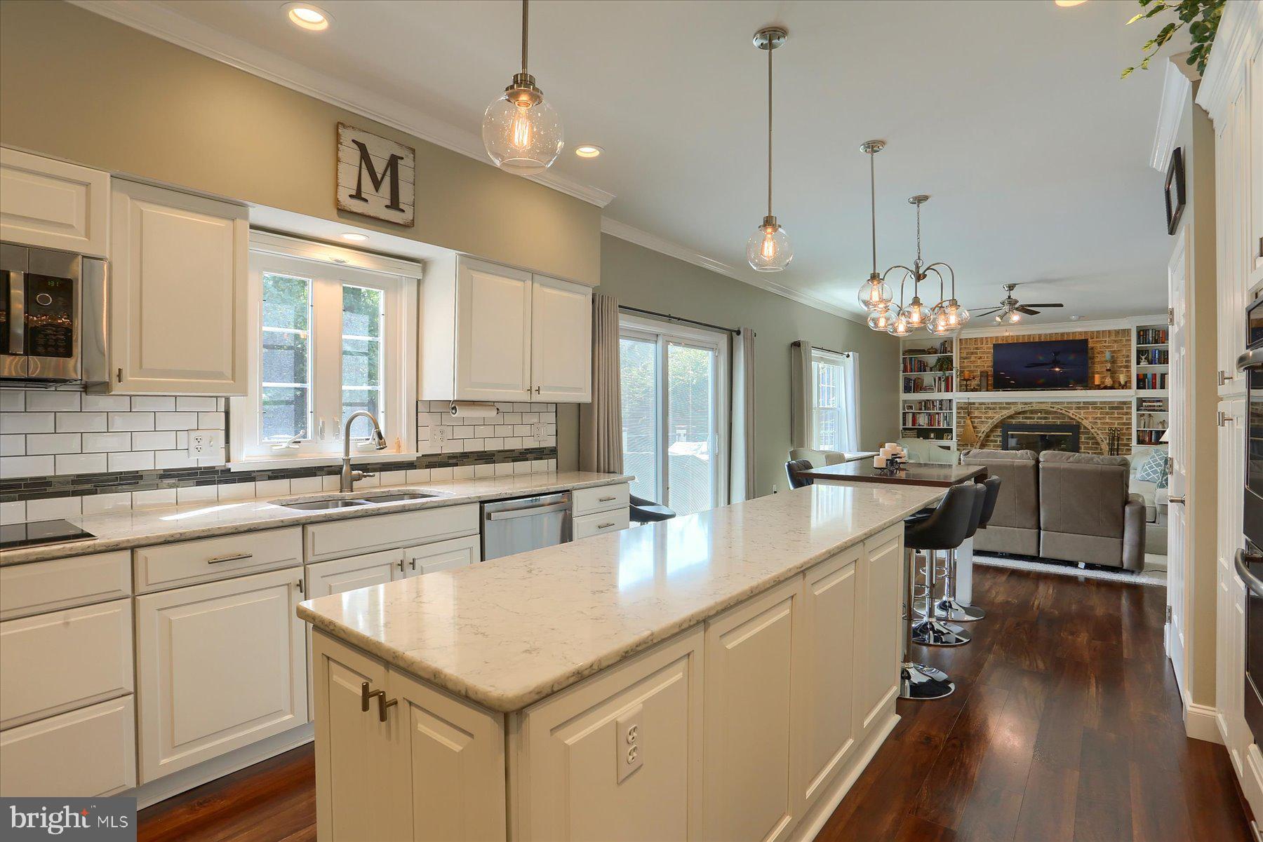 2450 E BAYBERRY DRIVE